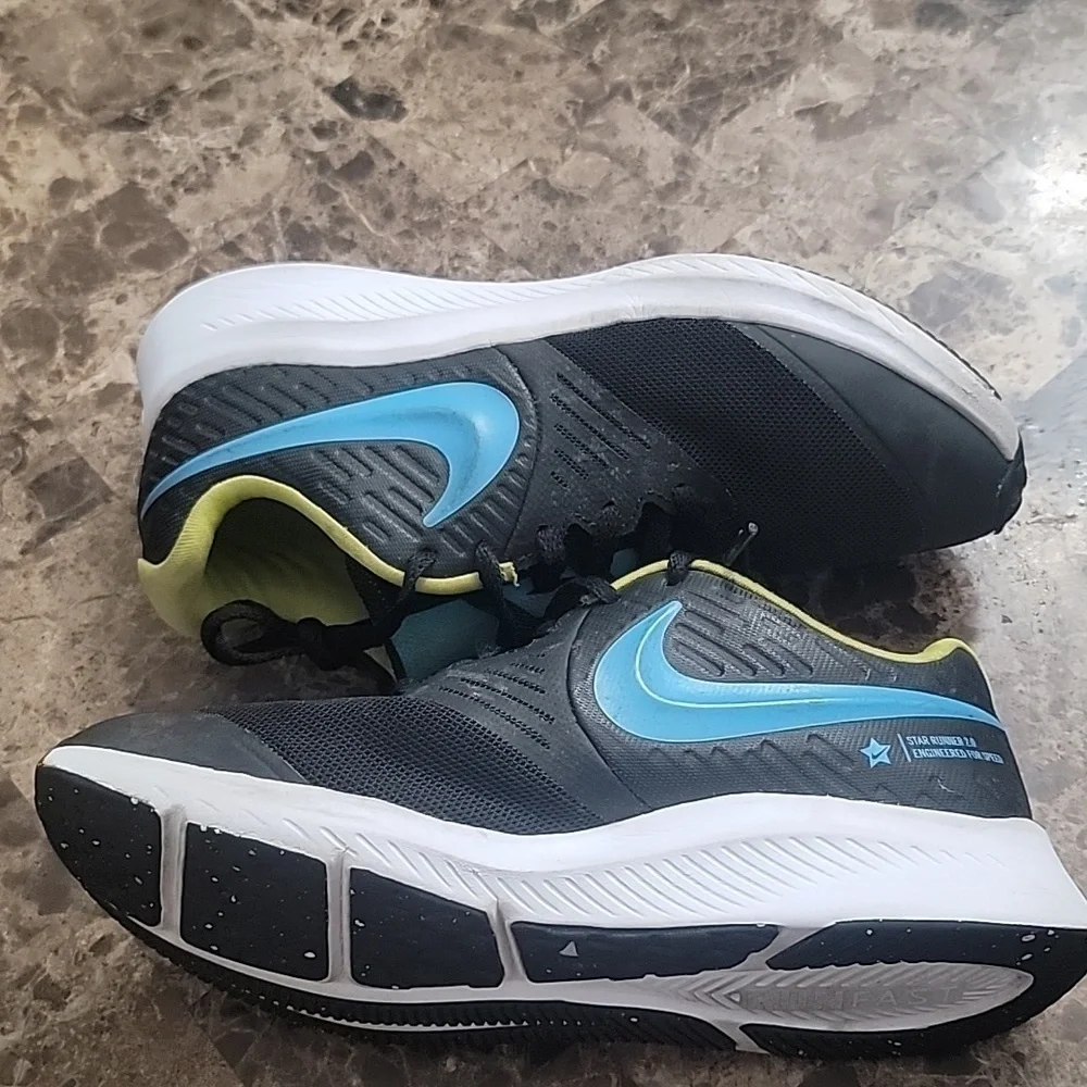 NIKE STAR RUNNER Nike Youth Shoes Sneakers size 4.5 Youth